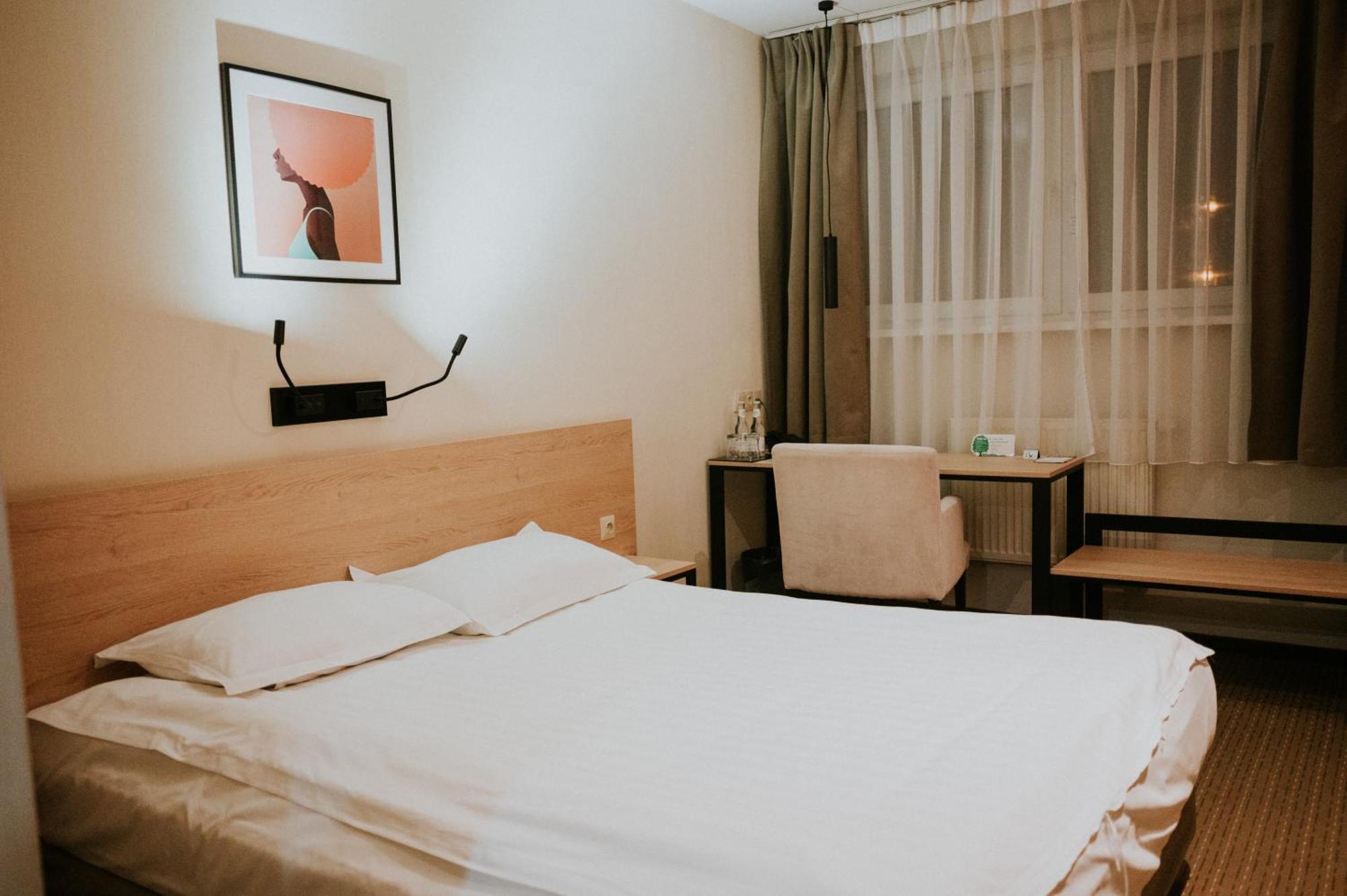 Iness Hotel Lodz  Luaran gambar