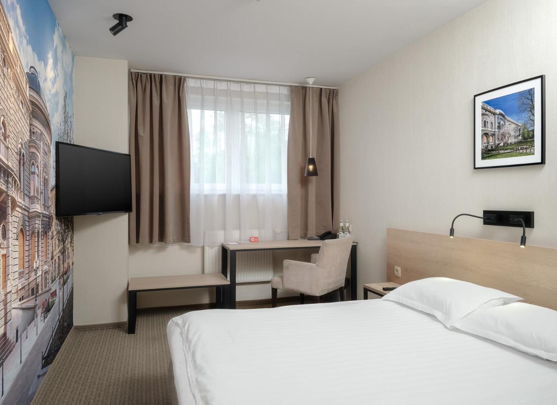 Iness Hotel Lodz  Luaran gambar